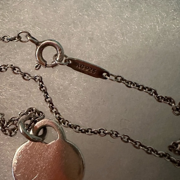 18 inch Tiffany and Company. Lock key necklace. - Picture 3 of 3